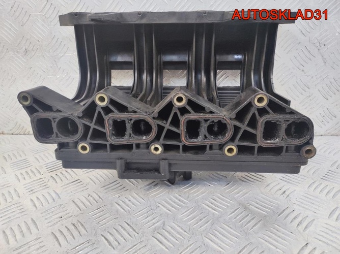 Коллектор впускной Mercedes Vito W638 A6110902437
