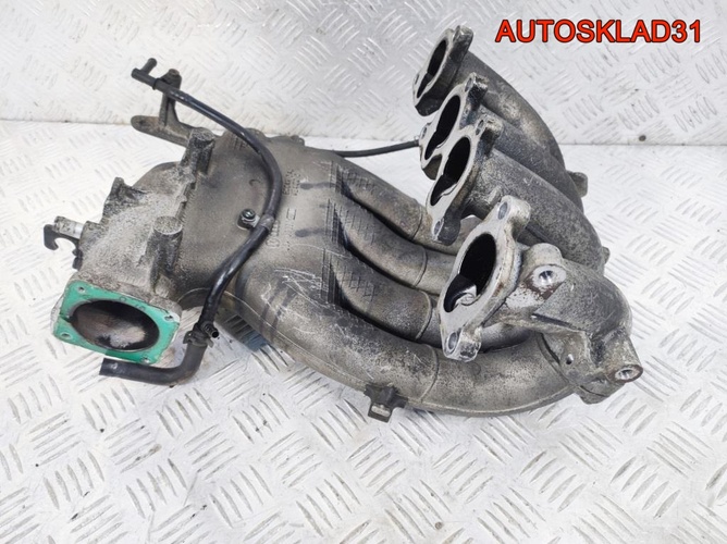Коллектор впускной VW Golf 4 2.0 AQY 06A133223N 