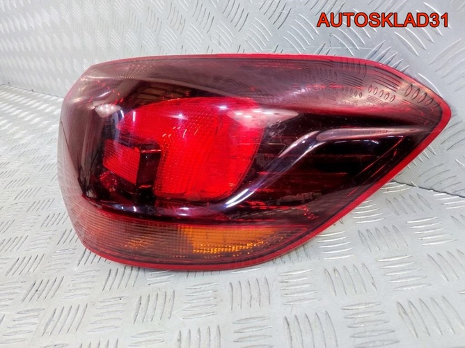 Фонарь задний наружный правый Opel Astra J Combi 13314051