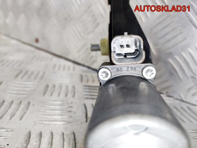 Моторчик стеклоподъемника Hyundai i30 824502R000