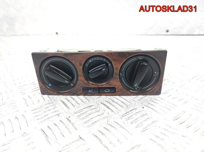 Блок управления отопителем VW Passat B5 1J0820045C