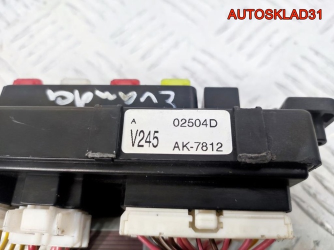 Блок предохранителей Chevrolet Evanda 96489524