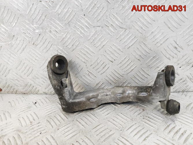 Кронштейн гидроусилителя Mercedes W203 A1110940241