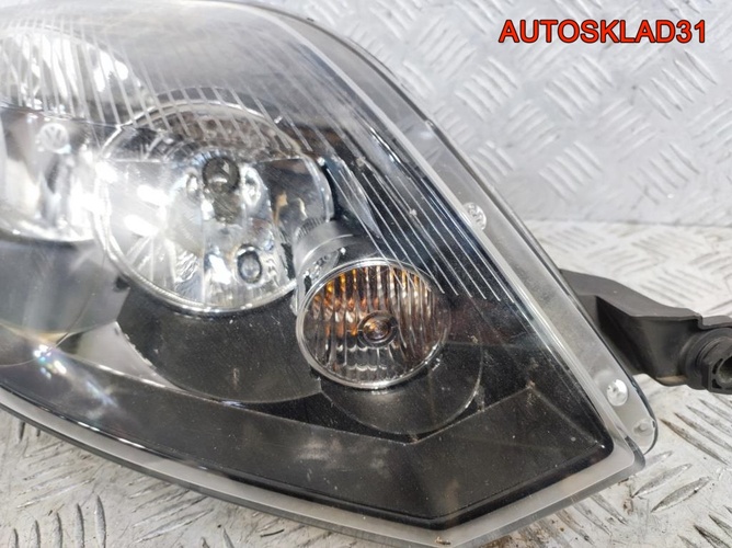 Фара правая Volkswagen Golf Plus 5M1941006G Фара правая Volkswagen Golf Plus 5M1941006G