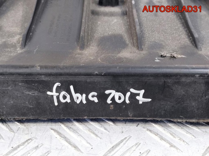 Накладка на передний бампер Skoda Fabia 3 