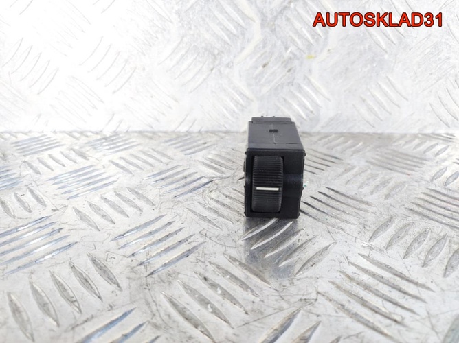 Кнопка корректора фар Mitsubishi Carisma MR114337