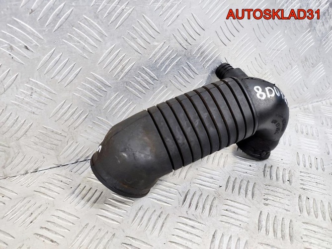 Патрубок турбины VW Passat B5 1,9 AJM 8D0129615C