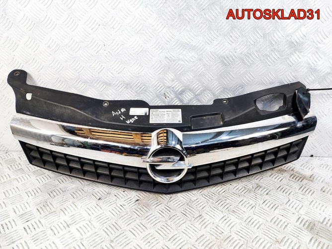 Решетка радиатора Opel Astra H GTC 13247083 Купе