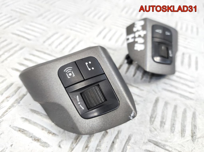 Кнопка в мультируль Opel Astra H 13126750