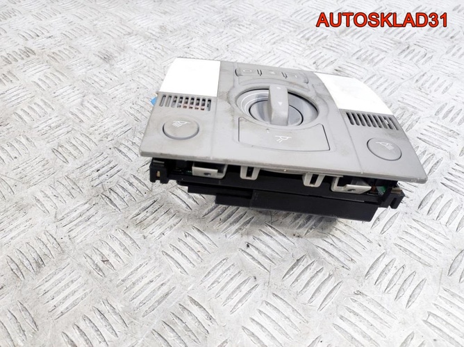 Плафон салонный передний Audi A8 D3 4E0907135A