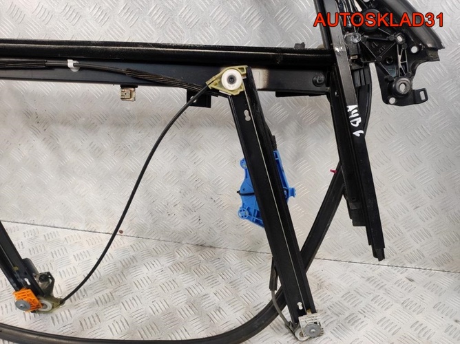 Рамка двери передней правой Audi A4 B6 8E0837462A