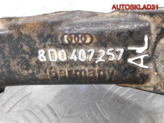 Кулак передний левый VW Passat B5 8D0407257AL
