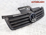 Решетка радиатора Volkswаgen Polo 6Q0853651C (Изображение 3)