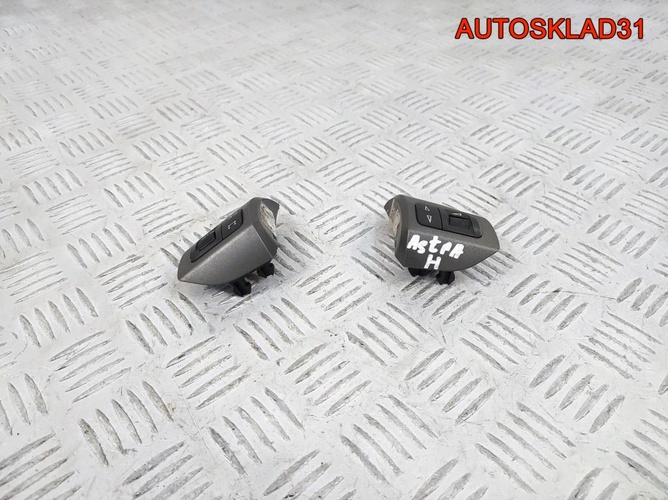 Кнопка в мультируль Opel Astra H 13126750