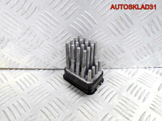 Резистор отопителя Opel Zafira B 90566802 Резистор отопителя Opel Zafira B 90566802