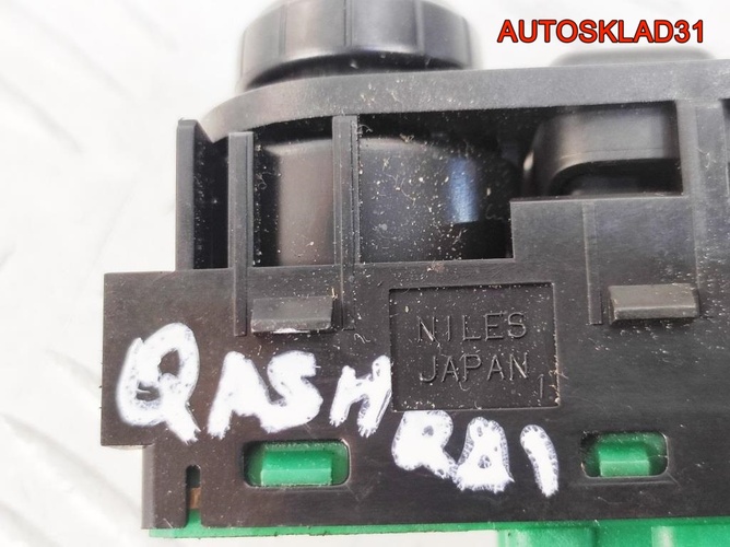 Переключатель регулировки зеркала Nissan Qashqai