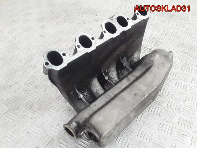 Коллектор впускной Аукди 100 Ц4 2,5 AAT 046129713F