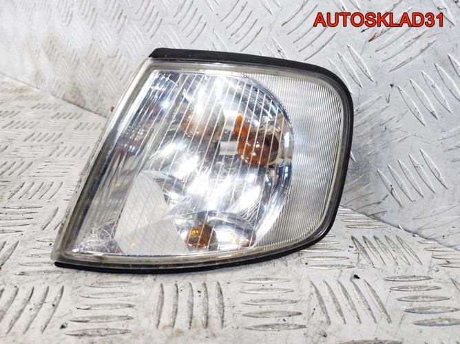 Указатель поворота левый белый Audi A3 8L0953049 Указатель поворота левый белый Audi A3 8L0953049