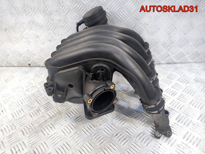 Коллектор впускной Audi A4 B5 1,8 ADR 06B133210N