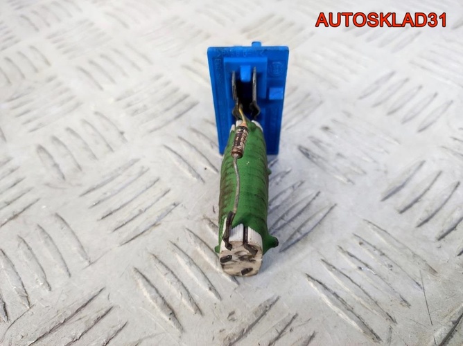 Резистор отопителя Opel Vectra B 90586303 Резистор отопителя Opel Vectra B 90586303