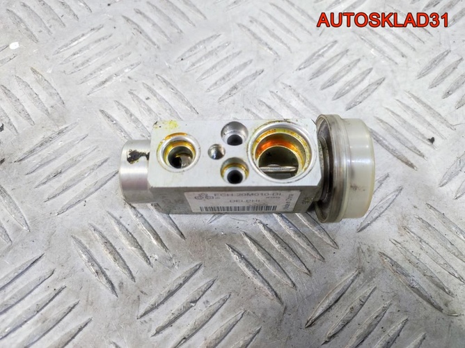 Клапан кондиционера Opel Astra H 52414608