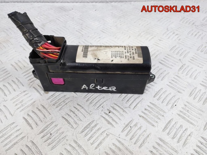 Блок предохранителей Seat Altea 3C0937049E