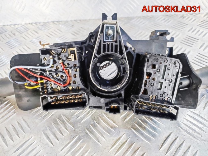 Переключатель подрулевой Lada Largus 8200792584 Переключатель подрулевой Lada Largus 8200792584