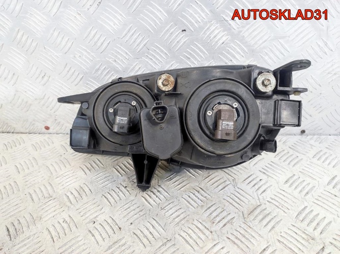 Фара правая Toyota Corolla E11 10077126
