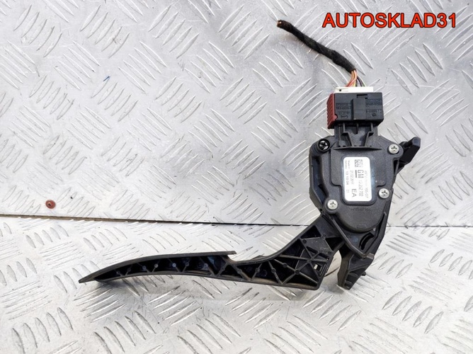 Педаль газа Opel Astra J 1.6 A16XER 13252702