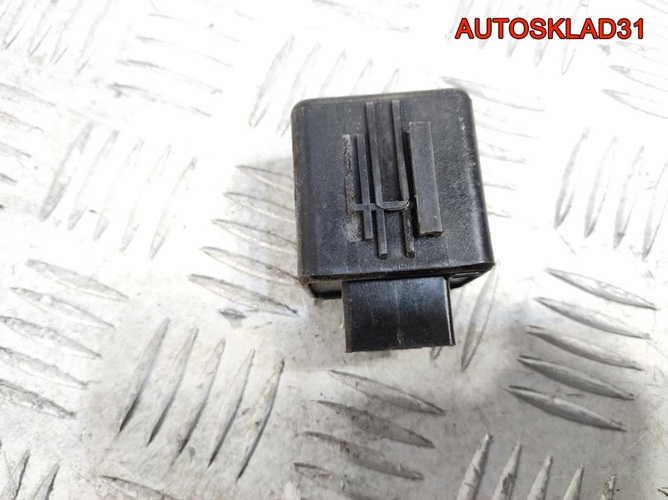 Реле задних ПТФ Subaru Impreza G11 88017SA000 Реле задних ПТФ Subaru Impreza G11 88017SA000