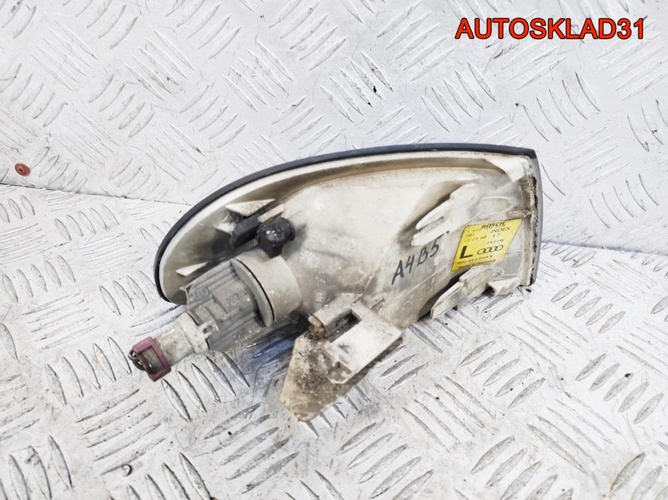 Указатель поворота левый Audi A4 B5 8D0953049A