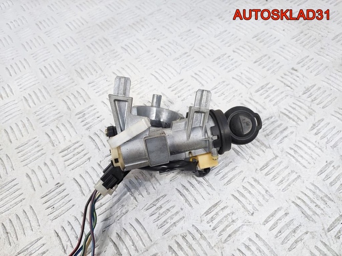 Замок зажигания Mitsubishi Colt Z3 MR955230
