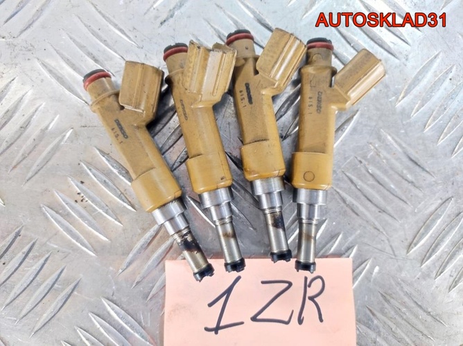 Форсунка топливная Toyota Corolla E15 2325037010