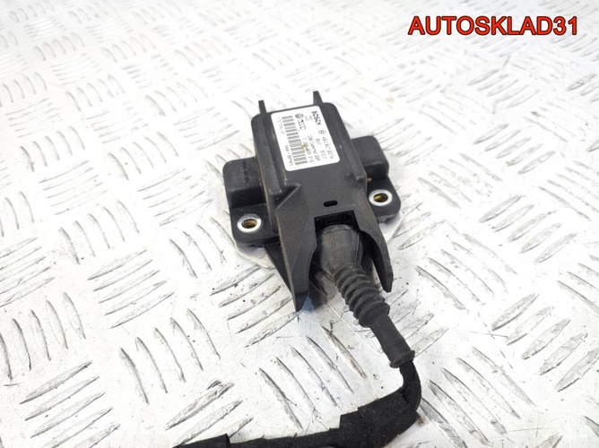 Датчик ускорения Volkswagen Passat B5 4B0907637A