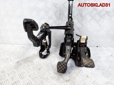 Блок педалей МКПП Skoda Octavia A4 1J1721058R - АвтоСклад31.рф - авторазборка контрактные б/у запчасти в г. Белгород