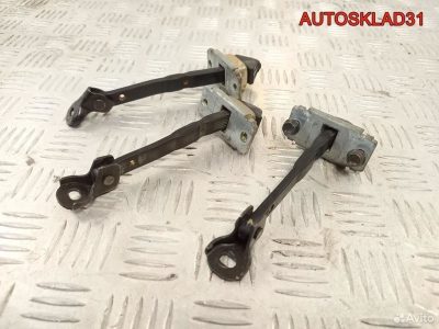 Ограничитель двери Mazda 3 BK bp4k58270g - АвтоСклад31.рф - авторазборка контрактные б/у запчасти в г. Белгород