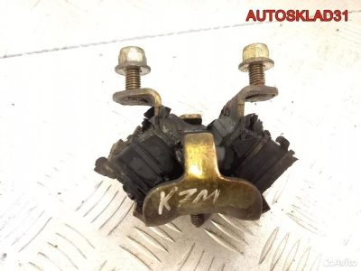 Опора двигателя правая Renault Megane 1 1.6 K7M - АвтоСклад31.рф - авторазборка контрактные б/у запчасти в г. Белгород