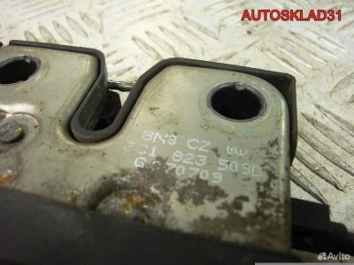 Замок капота Volkswagen Passat B6 3C1823509D - АвтоСклад31.рф - авторазборка контрактные б/у запчасти в г. Белгород