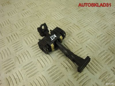 Ограничитель двери задней Opel Astra H - АвтоСклад31.рф - авторазборка контрактные б/у запчасти в г. Белгород