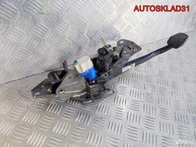 Педаль тормоза МКПП Ford C-MAX 3M512467AN - АвтоСклад31.рф - авторазборка контрактные б/у запчасти в г. Белгород