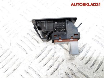 Кнопка открывания лючка бензобака VW Touran - АвтоСклад31.рф - авторазборка контрактные б/у запчасти в г. Белгород