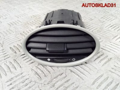 Дефлектор воздушный Ford Focus 2 4M51AO14L21AD - АвтоСклад31.рф - авторазборка контрактные б/у запчасти в г. Белгород