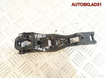 Кронштейн ручки VW Polo 9N 6Q4839885A - АвтоСклад31.рф - авторазборка контрактные б/у запчасти в г. Белгород