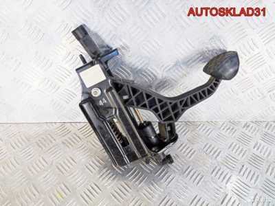 Педаль сцепления в сборе VW Golf 4 1J1721321C - АвтоСклад31.рф - авторазборка контрактные б/у запчасти в г. Белгород