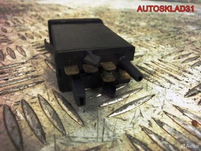 Кнопка обогрева заднего стекла Audi A4 B5 - АвтоСклад31.рф - авторазборка контрактные б/у запчасти в г. Белгород