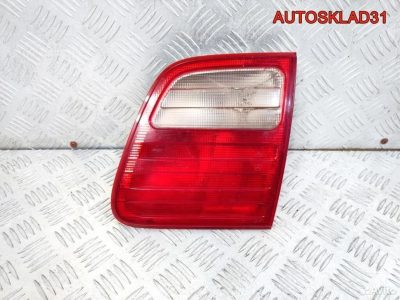 Фонарь задний внутренний правый Mercedes Benz W210 - АвтоСклад31.рф - авторазборка контрактные б/у запчасти в г. Белгород