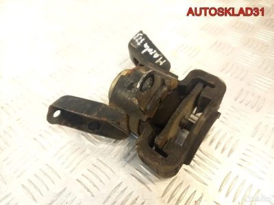 Опора двигателя правая Mazda 323 BA MZM009 - АвтоСклад31.рф - авторазборка контрактные б/у запчасти в г. Белгород