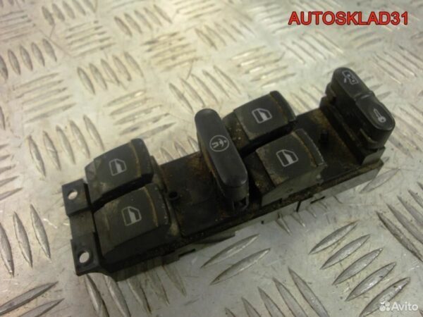 Корпус блока предохранителей 8D0927355A - АвтоСклад31.рф - авторазборка контрактные б/у запчасти в г. Белгород