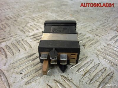 Кнопка обогрева сидений VW Passat B5 3B0963564C - АвтоСклад31.рф - авторазборка контрактные б/у запчасти в г. Белгород