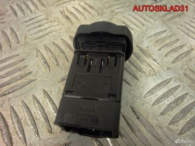 Кнопка аварийной сигнализации Renault Sandero - АвтоСклад31.рф - авторазборка контрактные б/у запчасти в г. Белгород